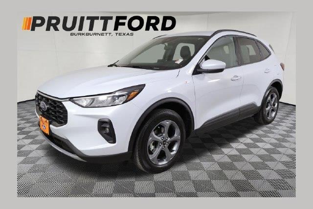2025 Ford Escape - $23,400