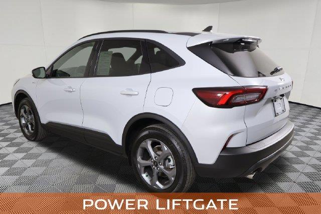 2025 Ford Escape - $23,400