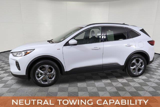 2025 Ford Escape - $23,400