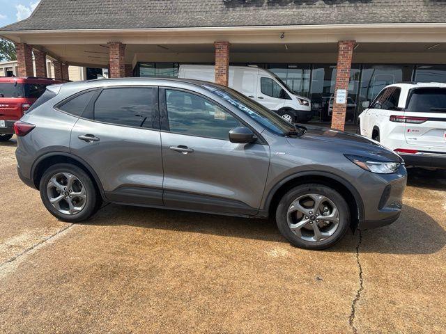 2025 Ford Escape - $25,425