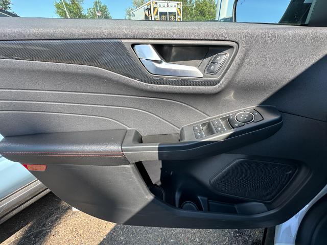 2025 Ford Escape - $25,900