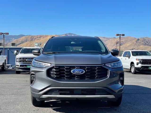 2025 Ford Escape - $24,900