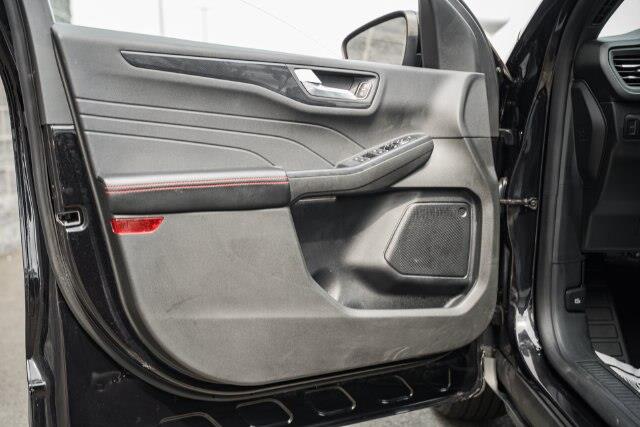 2025 Ford Escape - $21,400