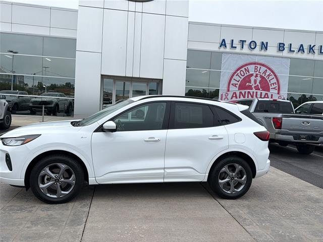 2023 Ford Escape - $21,968