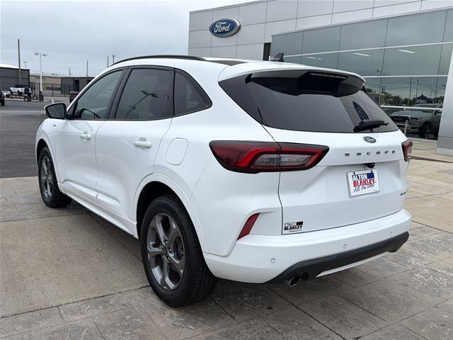 2023 Ford Escape - $21,968