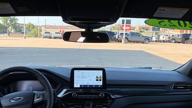 2025 Ford Escape ST-Line Select