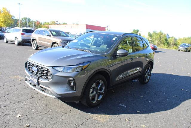 2025 Ford Escape - $24,945