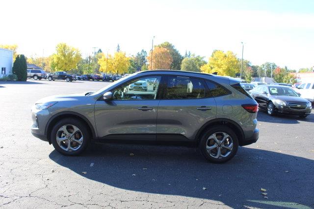 2025 Ford Escape - $24,945