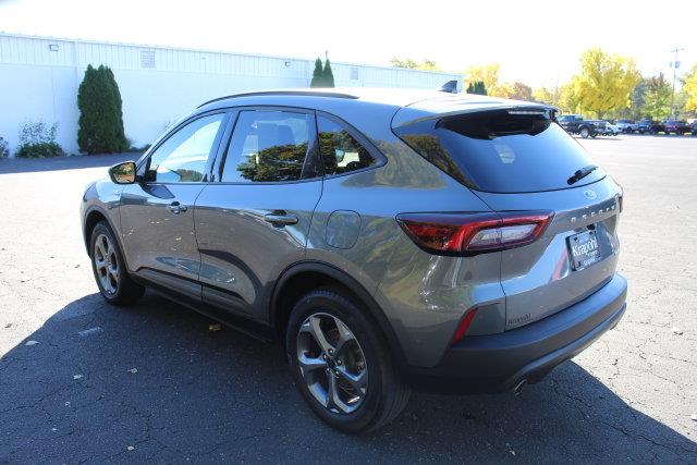 2025 Ford Escape - $24,945