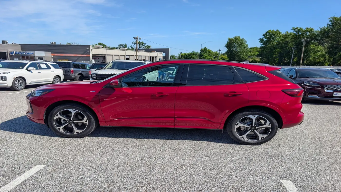 2023 Ford Escape ST-Line Select