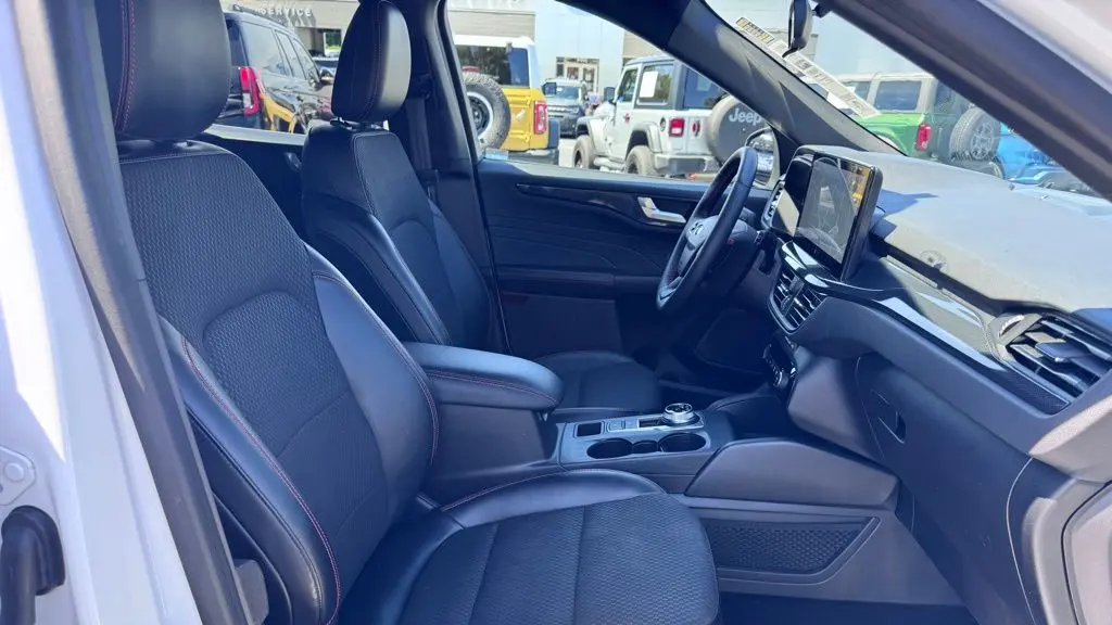 2023 Ford Escape ST-Line Select