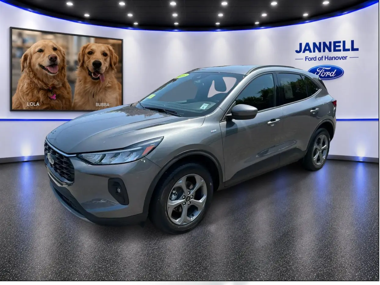 2025 Ford Escape - $28,895