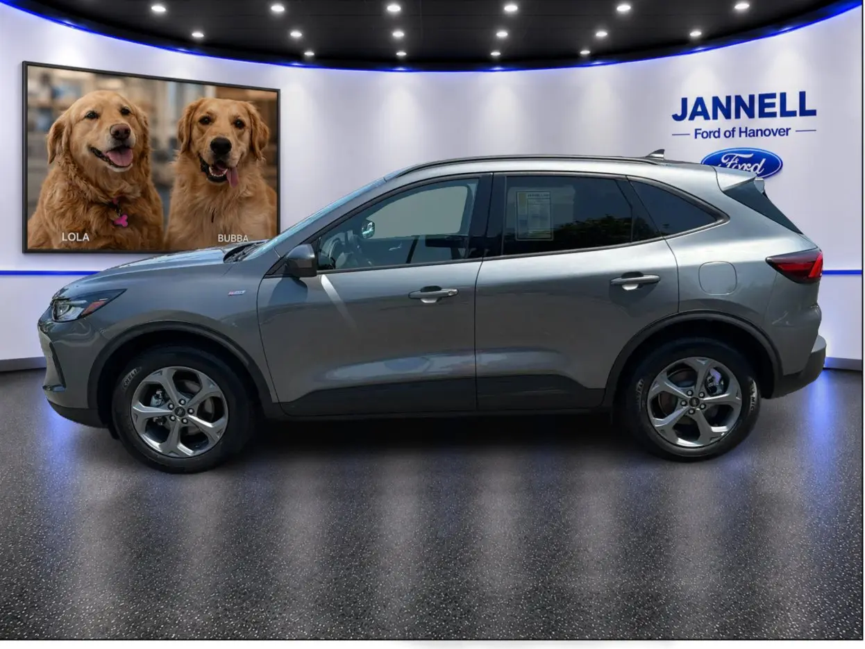 2025 Ford Escape - $28,895