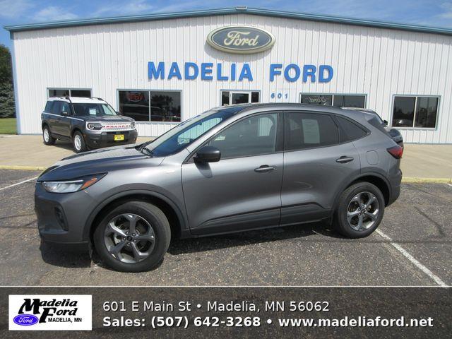2025 Ford Escape - $25,900