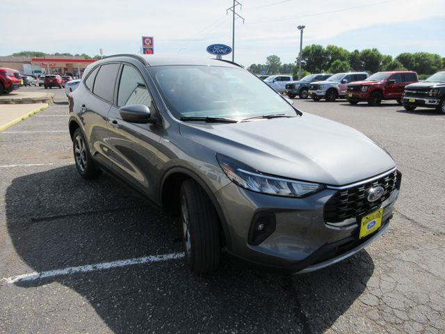 2025 Ford Escape - $25,900