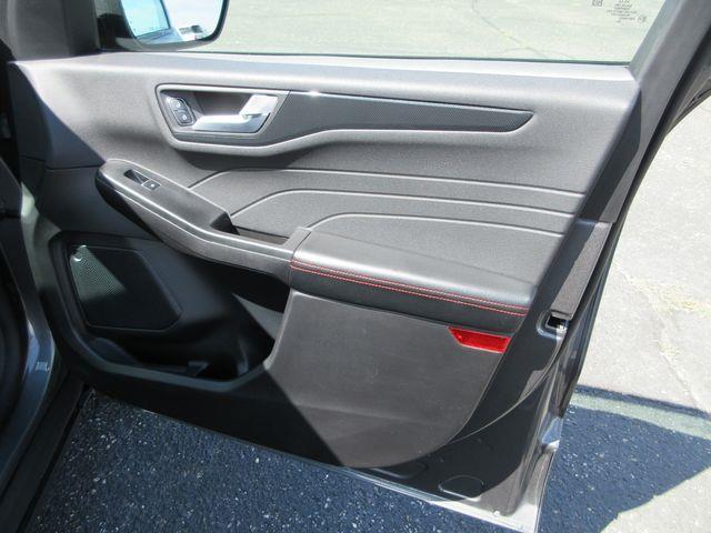 2025 Ford Escape - $25,900