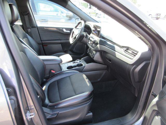 2025 Ford Escape - $25,900