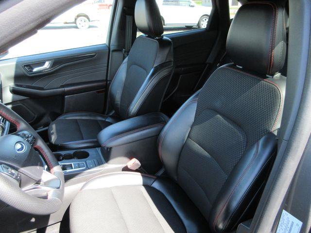 2025 Ford Escape - $25,900