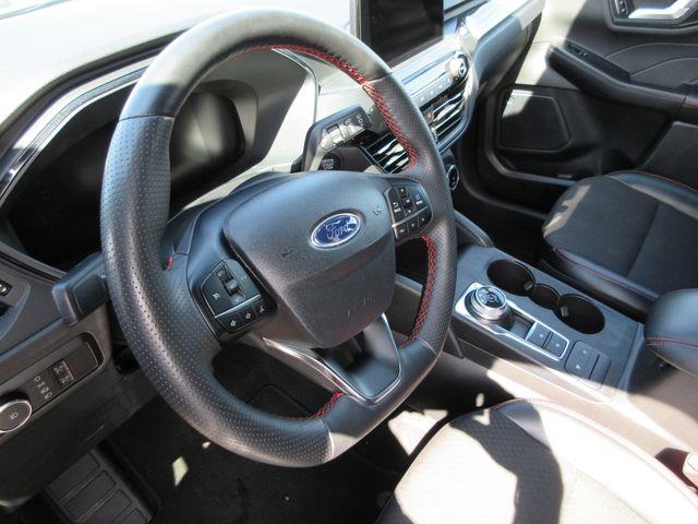 2025 Ford Escape - $25,900