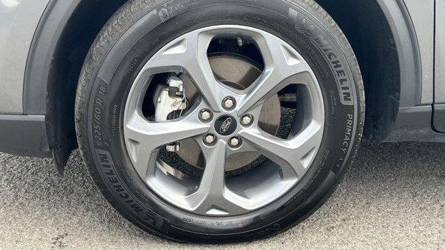 2025 Ford Escape ST-Line Select