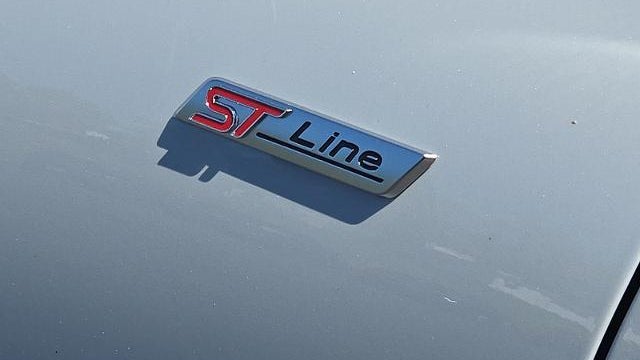 2025 Ford Escape Hybrid ST-Line Select