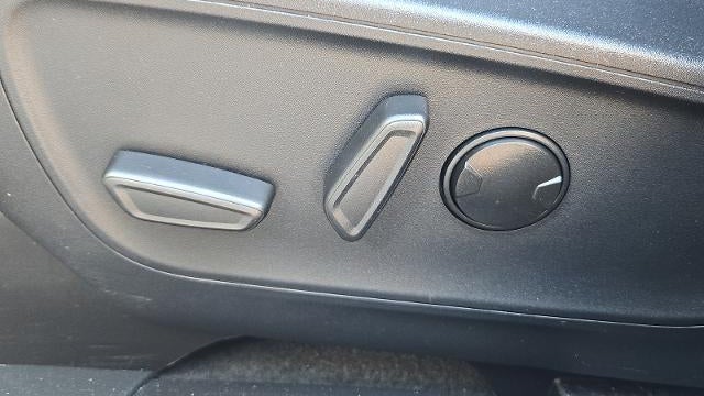2025 Ford Escape Hybrid ST-Line Select