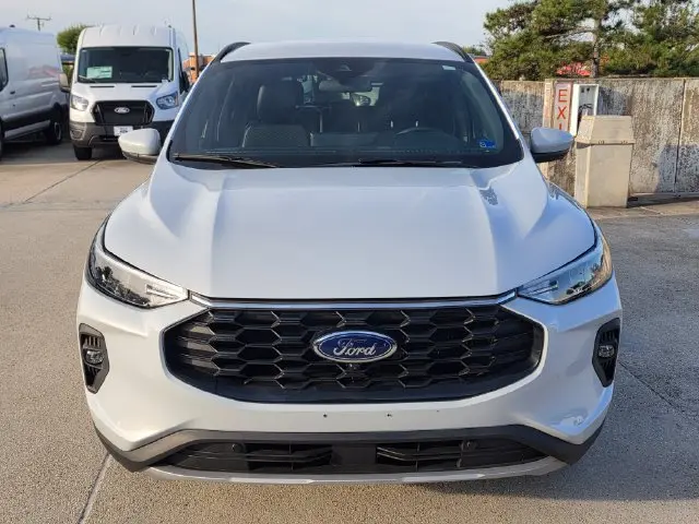 2025 Ford Escape - $28,001