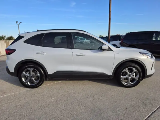 2025 Ford Escape - $28,001