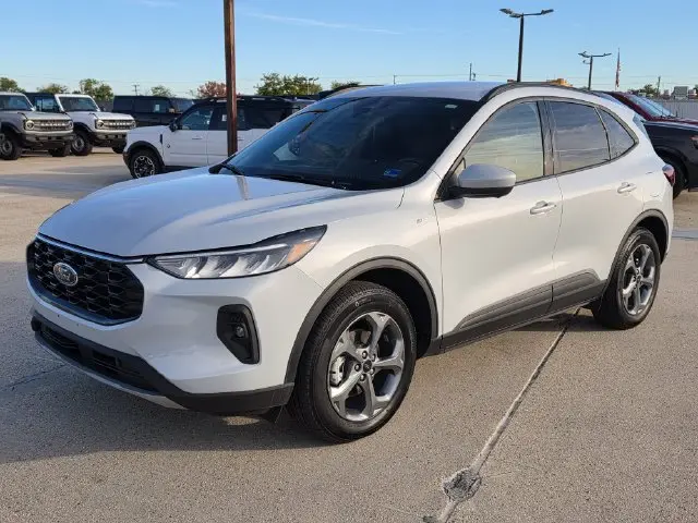 2025 Ford Escape - $28,001