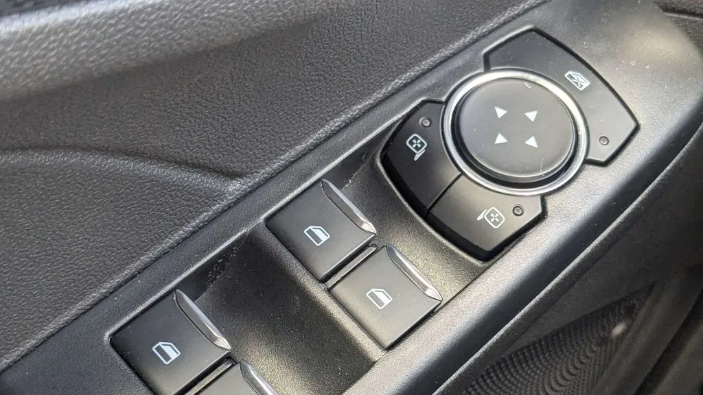 2025 Ford Escape Hybrid ST-Line Select