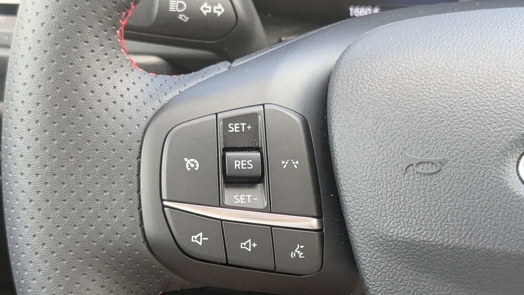 2025 Ford Escape Hybrid ST-Line Select