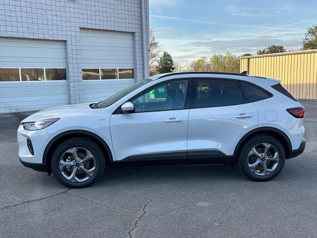 2025 Ford Escape - $27,995