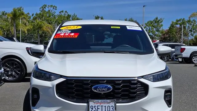 2023 Ford Escape Hybrid ST-Line Select