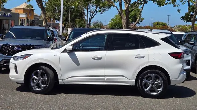 2023 Ford Escape Hybrid ST-Line Select