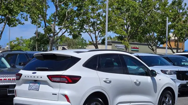 2023 Ford Escape Hybrid ST-Line Select