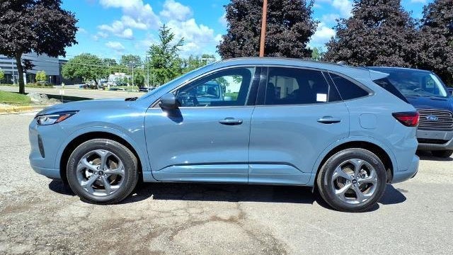 2023 Ford Escape Hybrid ST-Line Select