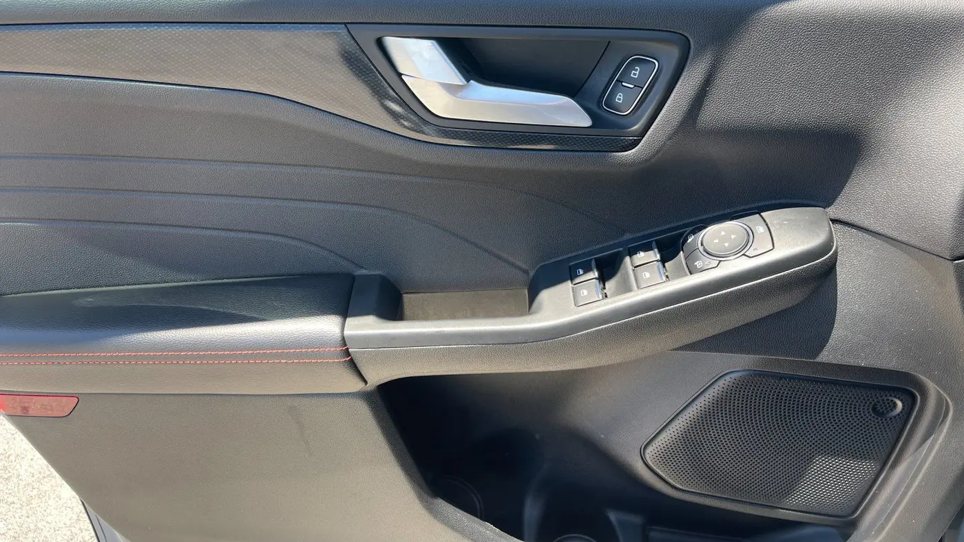 2025 Ford Escape Hybrid ST-Line Select
