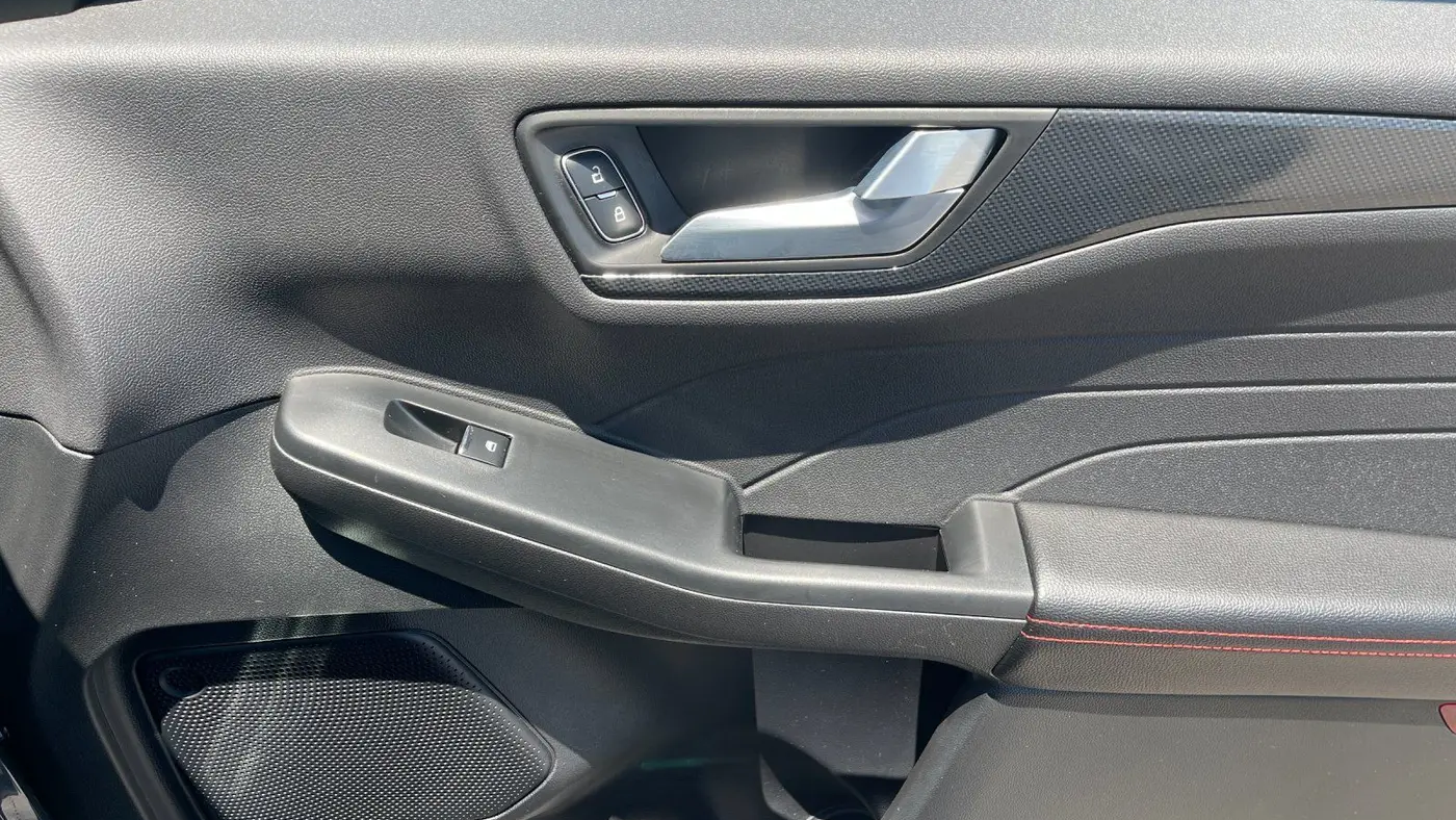 2025 Ford Escape Hybrid ST-Line Select