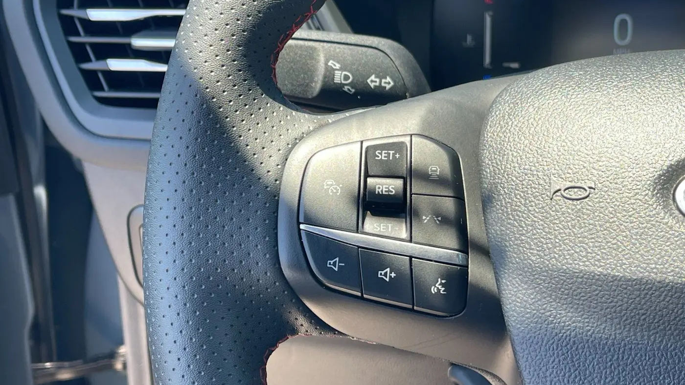 2025 Ford Escape Hybrid ST-Line Select