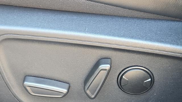 2025 Ford Escape Hybrid ST-Line Select