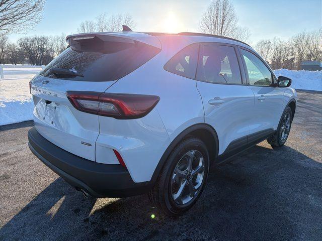 2025 Ford Escape - $29,900