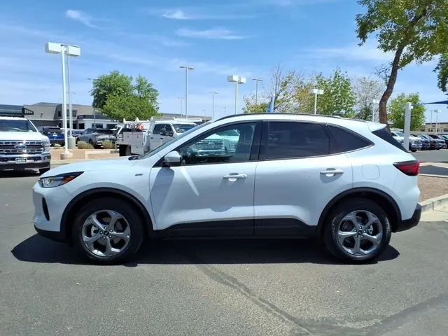 2025 Ford Escape - $28,213