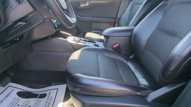 2025 Ford Escape Hybrid ST-Line Select
