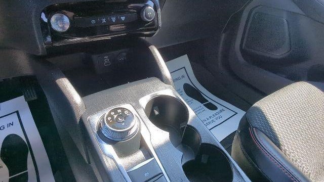 2025 Ford Escape Hybrid ST-Line Select