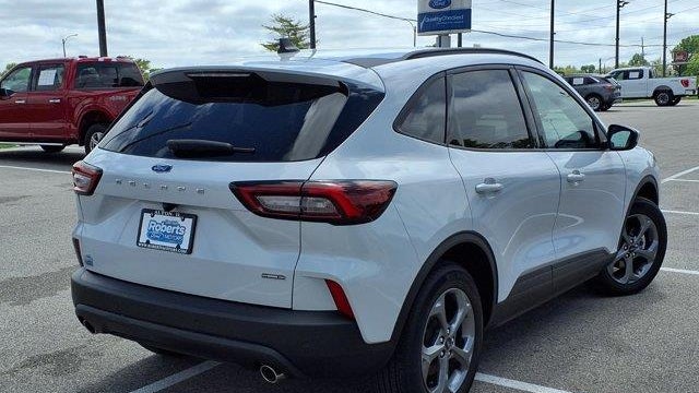 2025 Ford Escape Hybrid ST-Line Select