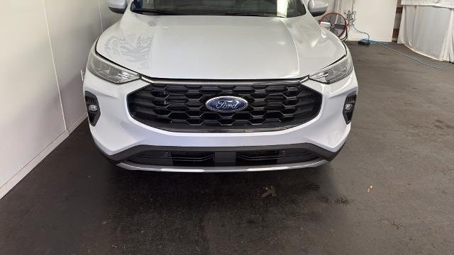 2025 Ford Escape Hybrid ST-Line Select