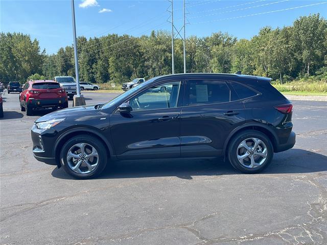 2025 Ford Escape - $30,155