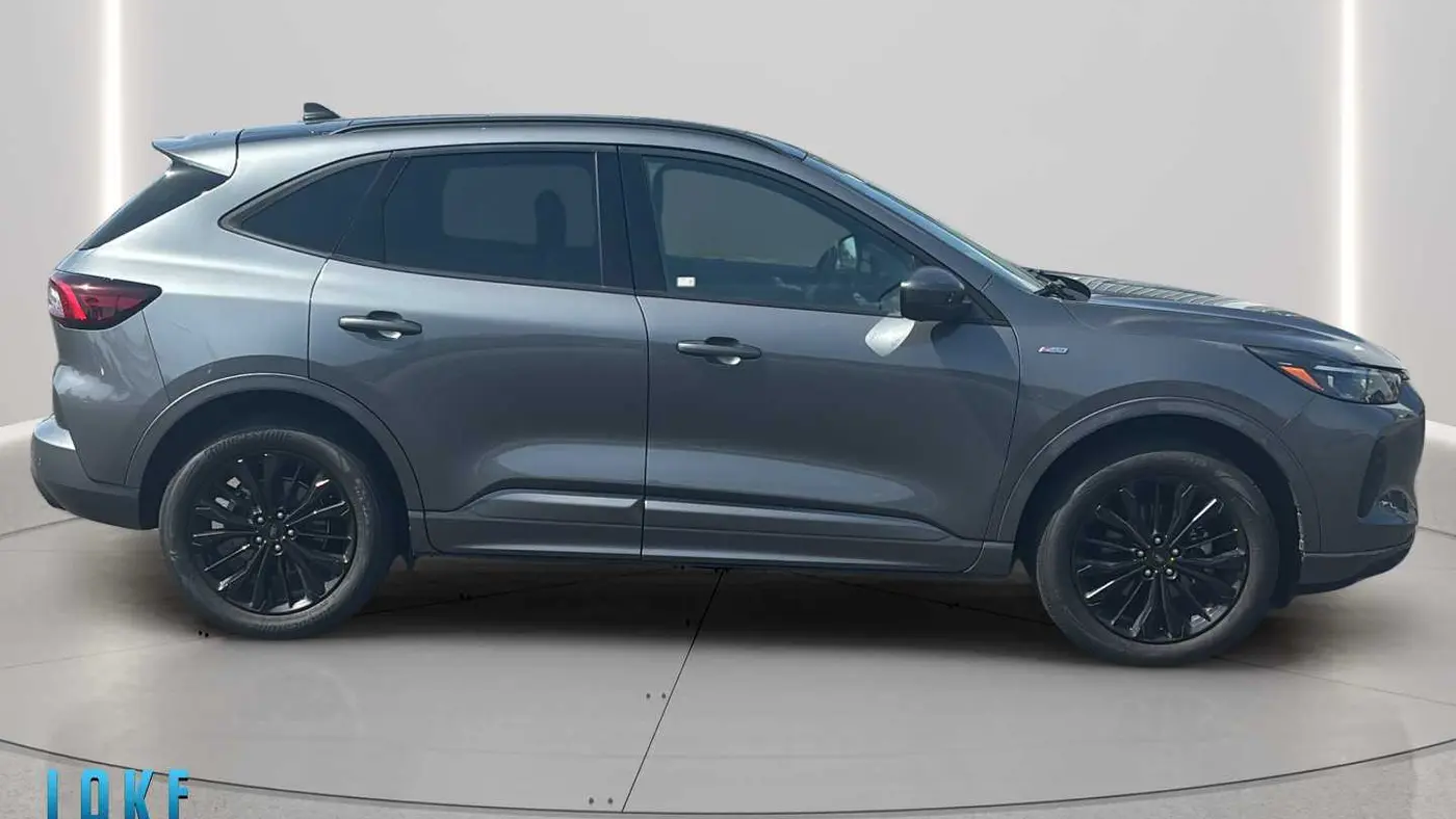 2025 Ford Escape ST-Line Elite