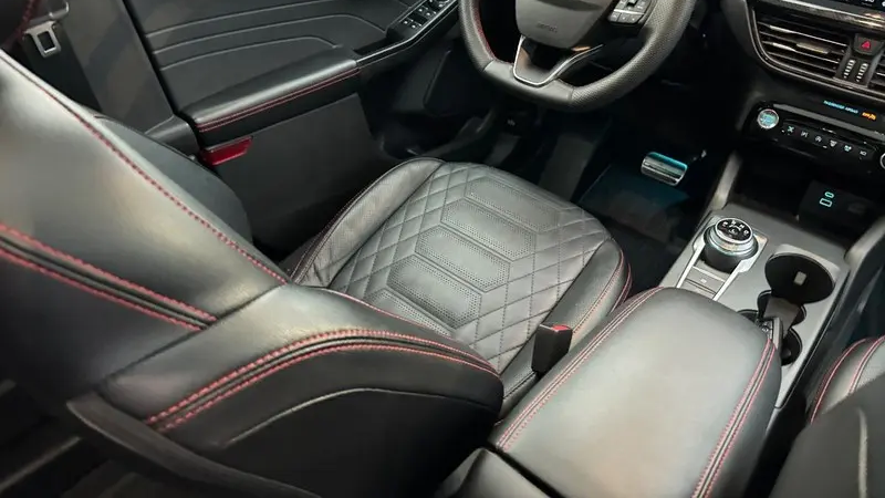 2023 Ford Escape ST-Line Elite