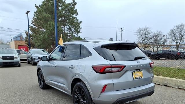 2023 Ford Escape ST-Line Elite